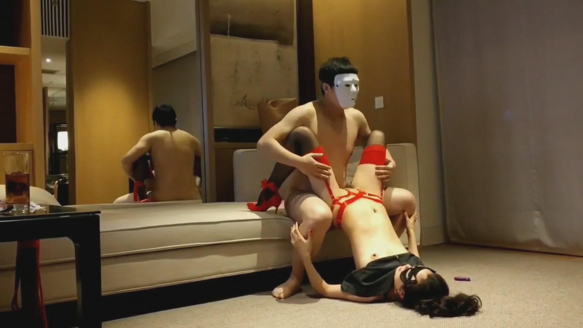 【国产精品】漂亮人妻吃鸡啪啪好想操我啊啊太硬了骚逼好舒服身材高挑红边吊带黑丝红高跟法力无边在沙发被